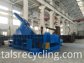 Y81t-400 Push-out Bale Scrap Metal Waste Baling Machine (automatic)
